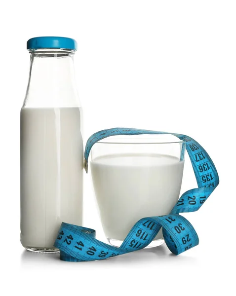 Melk en meten tape — Stockfoto