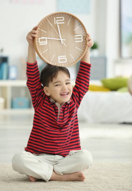 Şirin küçük çocuk.  