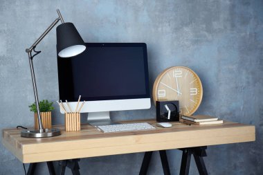 Modern tasarımcı çalışma alanı