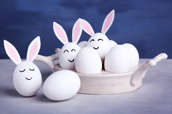 Huevos de Pascua con orejas —  Fotos de Stock