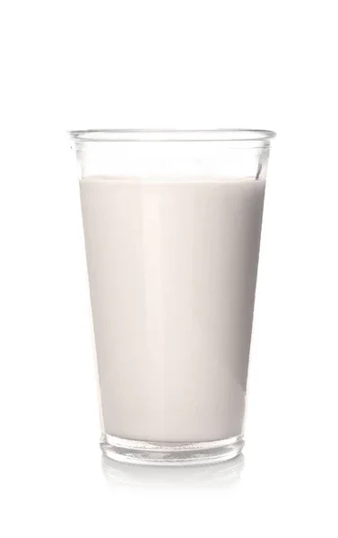Стакан вкусного молока — стоковое фото