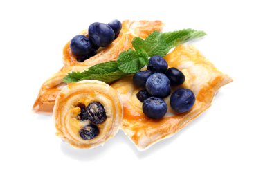 Çilek ile lezzetli puf böreği