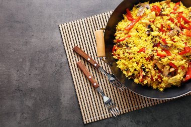 Sebze ile lezzetli pirinç