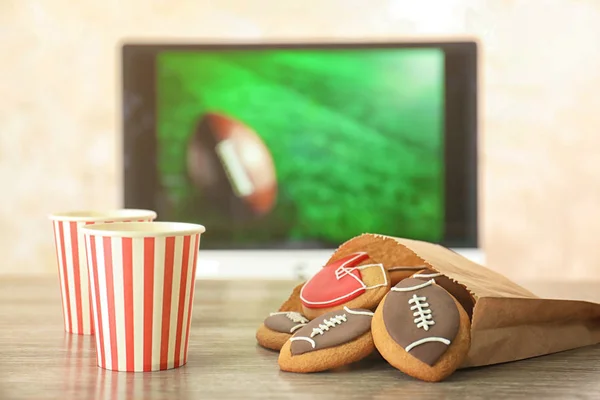 Kekse zum Fußballgucken zu Hause — Stockfoto