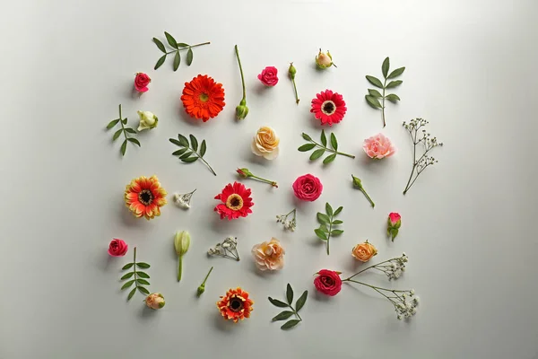 Fleurs fraîches colorées — Photo