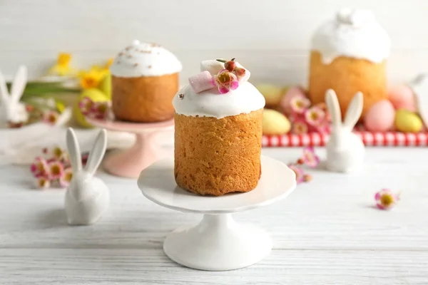 Stand with Easter cake — Stock Photo, Image