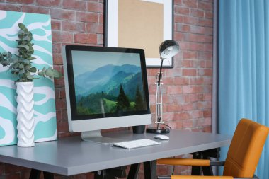 Çalışma alanı tablosu bilgisayarda ile