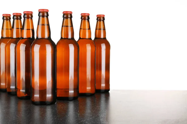 Botellas de cerveza con alcohol — Foto de Stock