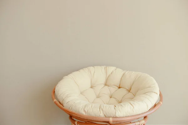 Fauteuil dans une chambre moderne — Photo