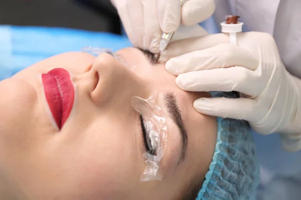 Young Beautiful Woman Making Permanent Makeup Cosmetology Salon — Stock Photo, Image