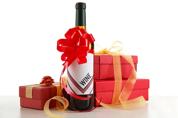 Botella de vino decorada y cajas de regalo — Foto de Stock