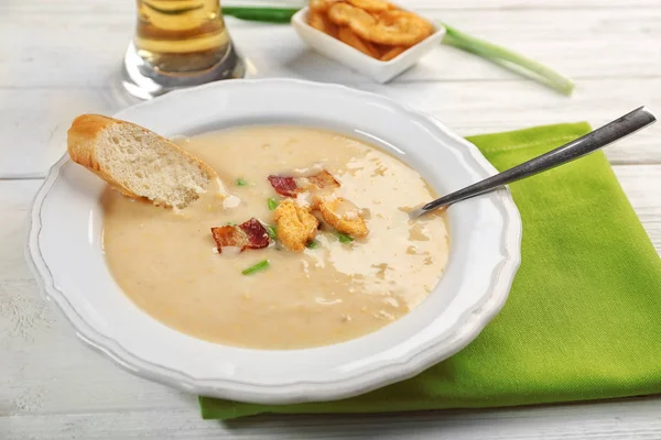 Köstliche Bierkäsesuppe — Stockfoto