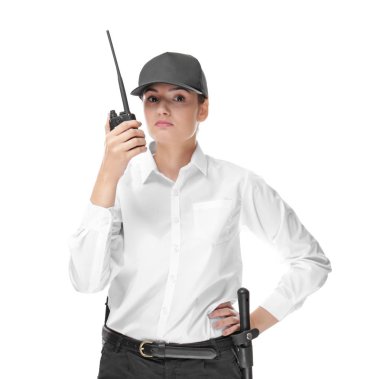 Kadın güvenlik görevlisi  