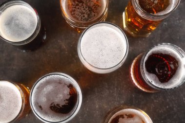 Soğuk bir bira ile gözlük