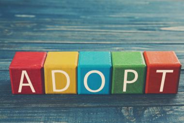 Renkli küpleri ile kelime evlat edinmek