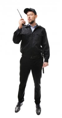 erkek güvenlik görevlisi  