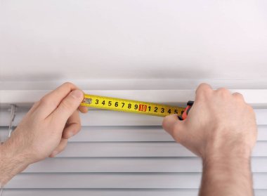 pencere ölçümler yaparak eller