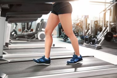 Sportif kadın çalışan 