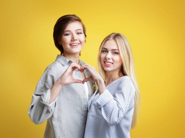 Genç lezbiyen çift 