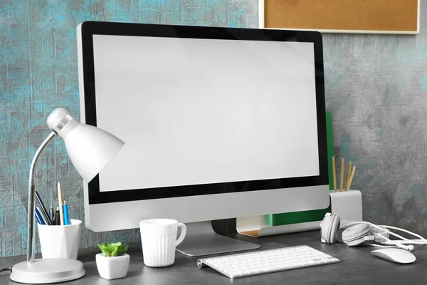 Çalışma alanı tablosu bilgisayarda ile