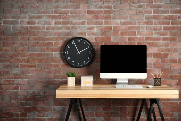 Modern tasarımcı çalışma alanı