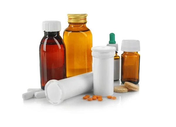 Botellas con medicamentos y pastillas — Foto de Stock