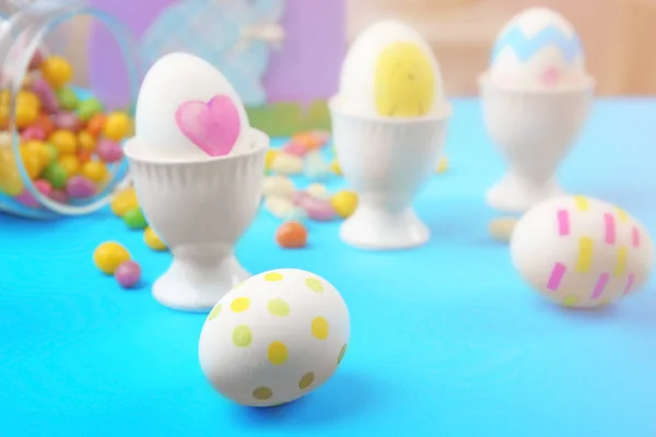 Boyalı Paskalya yumurtaları ile kompozisyon — Stok fotoğraf