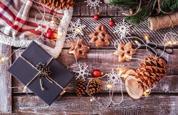 Gift box and Christmas decorations — Stock Photo, Image