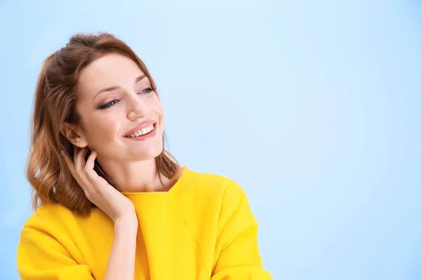 Young beautiful woman — Stock Photo, Image