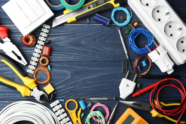 Teknisi Elektronik Stok Foto Teknisi Elektronik Gambar Bebas Royalti Depositphotos