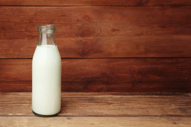 Bir şişe Taze Süt 