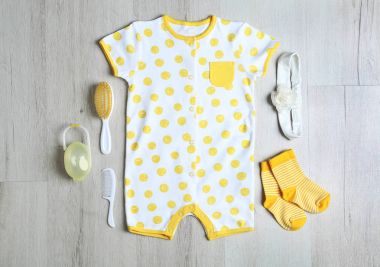 Bebek giysi ve aksesuarları 