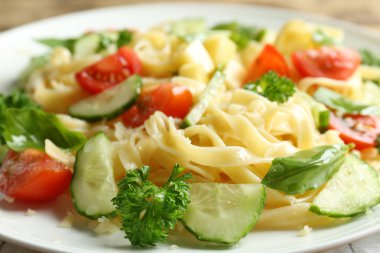 tabak makarna salatası