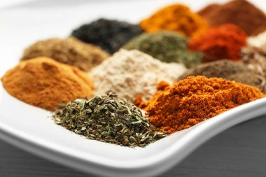 Farklı baharat karışımı