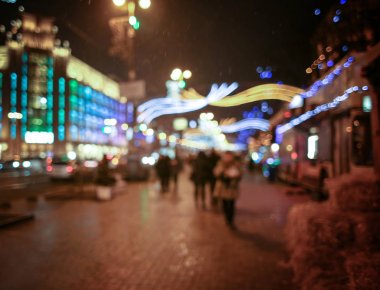 Noel gece dekore edilmiş şehir