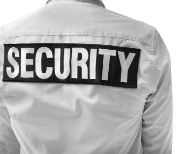 Erkek güvenlik görevlisi arkası