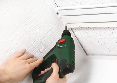 perde Ray yükleme eller