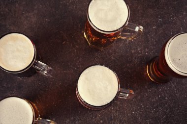 Soğuk bir bira ile gözlük