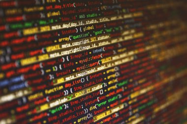 Web sitesi kodları ekranda