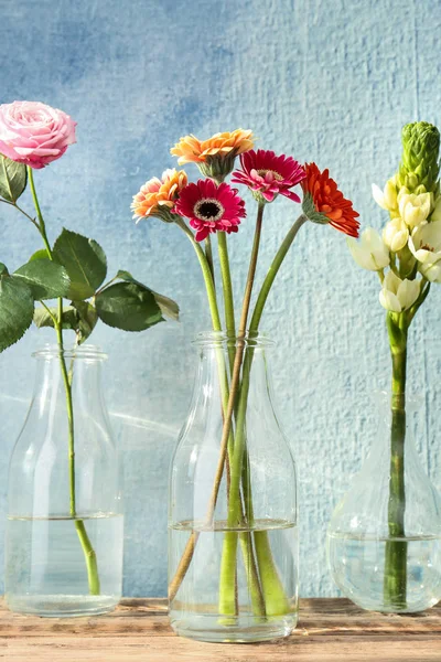 ガラスの花瓶の美しい花 — ストック写真