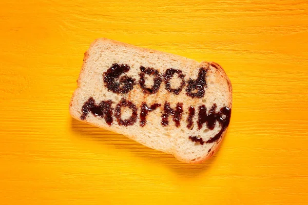 Тост с фразой "Доброе утро" — стоковое фото