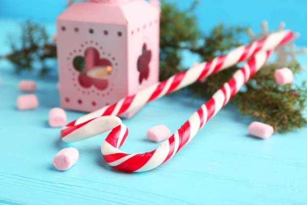 Decorazione natalizia con bastoncini di zucchero — Foto Stock