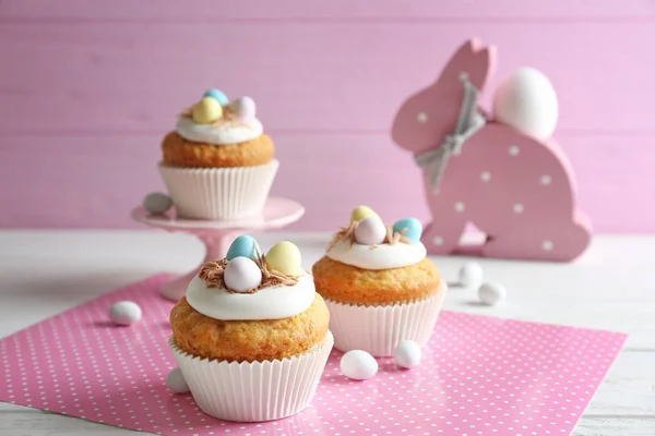 Delicious Easter cupcakes — Stock Photo, Image