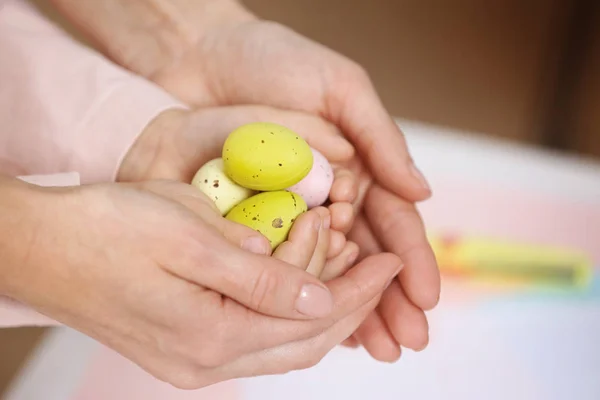 Mor och dotter ägg — Stockfoto