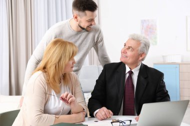 Anne ve oğlu noter danışmanlık  