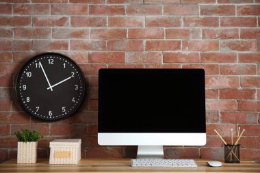 Modern tasarımcı çalışma alanı