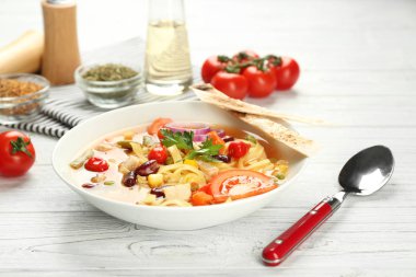 tavuk tortilla çorbası