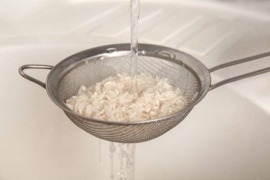 Pirinç durulama kadın 