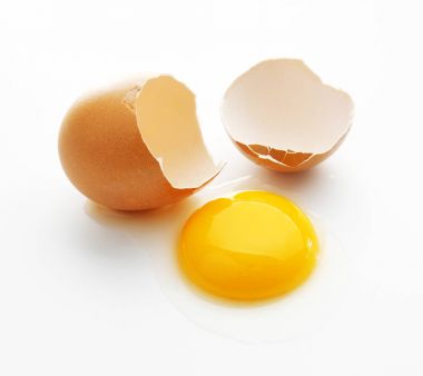 çiğ yumurta sarısı 