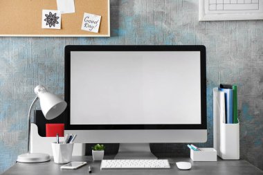 Çalışma alanı tablosu bilgisayarda ile